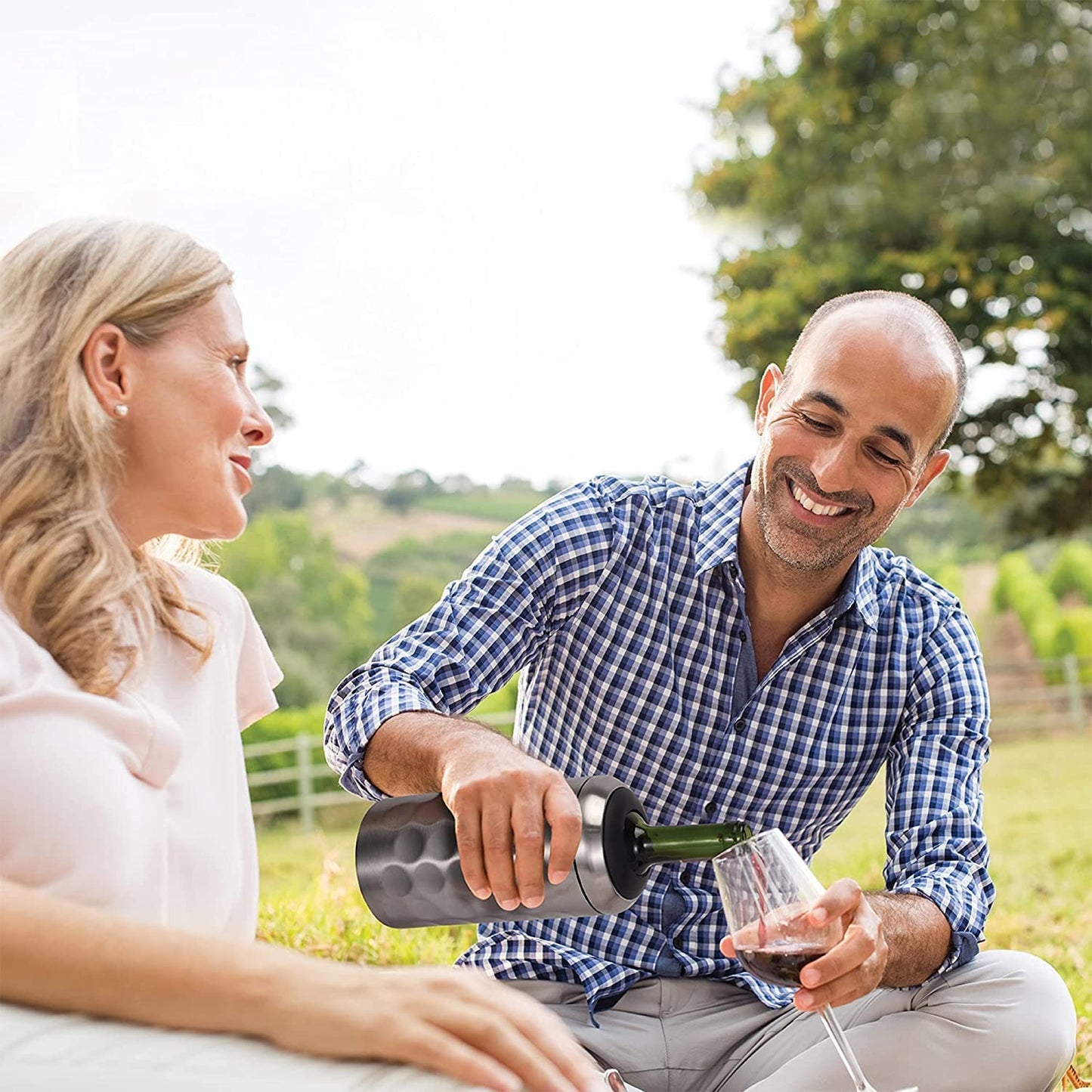 UMIEN Premium Wine Bottle Chiller - Double Walled, Vacuum Insulated Wine Cooler for Most 750mL Champagne and Wine Bottles - Iceless Wine Chiller with Up To 6 Hours Cold Temperature Retention