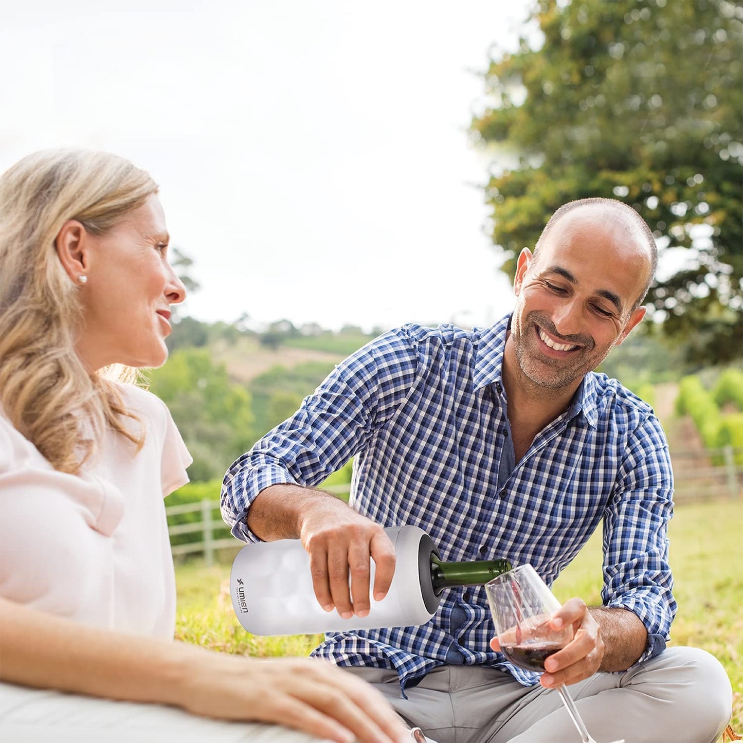 UMIEN Premium Wine Bottle Chiller - Double Walled, Vacuum Insulated Wine Cooler for Most 750mL Champagne and Wine Bottles - Iceless Wine Chiller with Up To 6 Hours Cold Temperature Retention